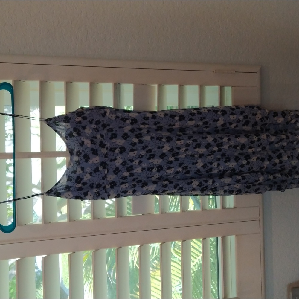 Dress - Picture 4 of 4